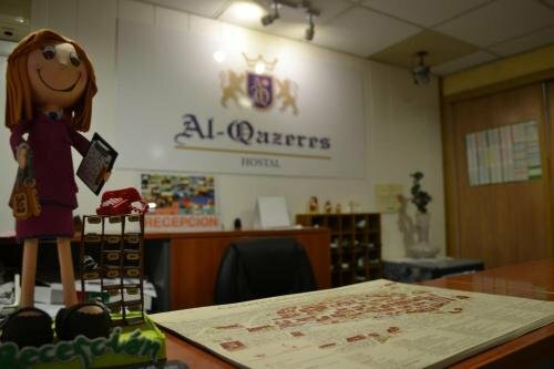Гостиница Hostal Al-Qazeres