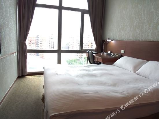 Фото The Galerie Hotel