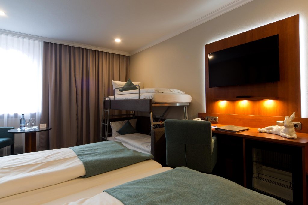 Фото Premier Inn Passau Weisser Hase