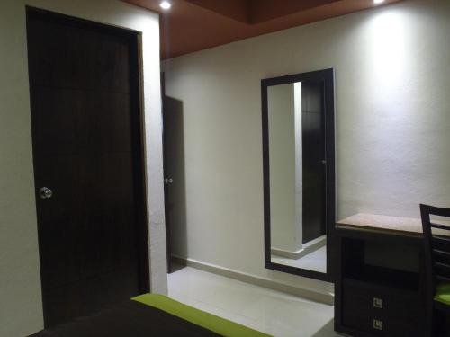 Фото Hotel Borda Cuernavaca