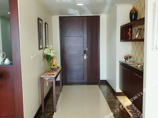 Фото Piyathip Place Serviced Apartment