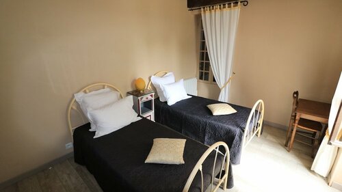 Гостиница Chambre d’hôtes La Quercynoise в Вильневе-сюре-Ло