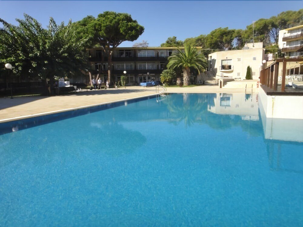 Фото Aparthotel Comtat Sant Jordi