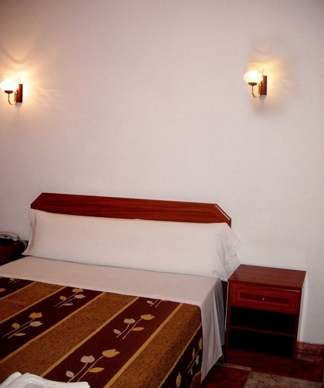 Фото Hostal Fuencarral Kryse