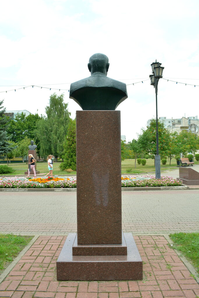 Monument, memorial Бюст Героя Советского Союза Ф.П. Агеева, Stariy Oskol, photo