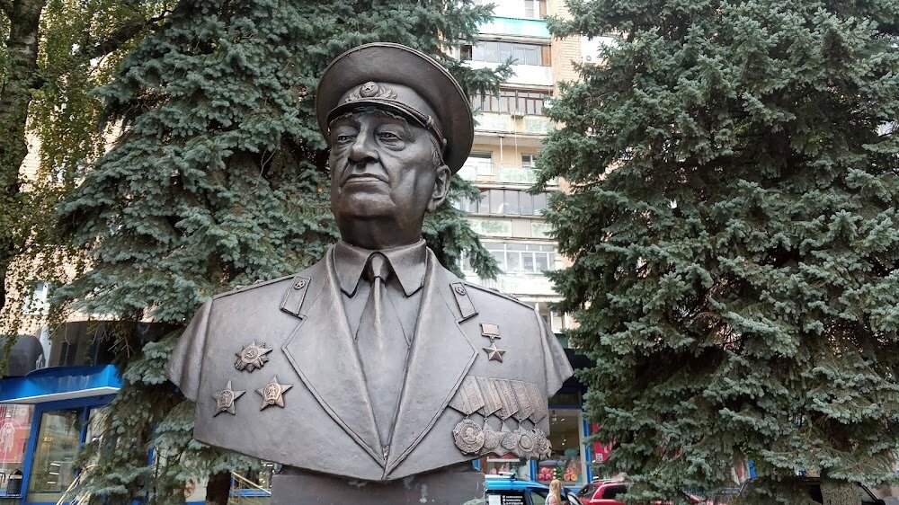 Monument, memorial Бюст ветерана Великой Отечественной войны, героя Советского Союза Михаила Булатова, Kursk, photo