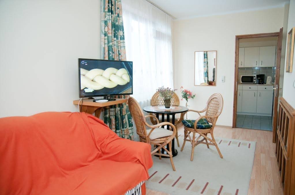 Фото Apartments Yowan