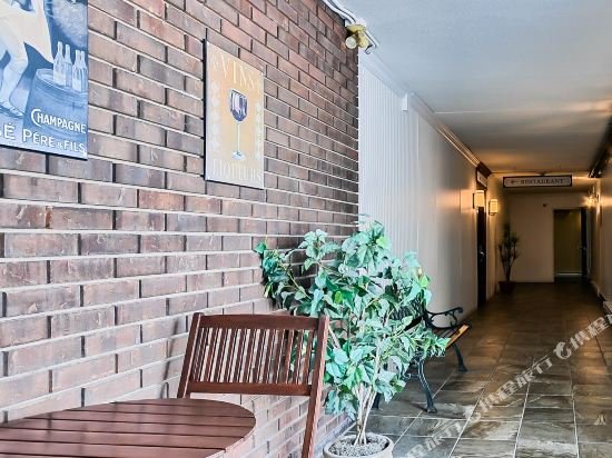 Фото Motel St-Eustache