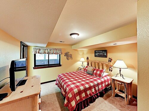 Жильё посуточно New Listing! Warriors Mark Townhome W Hot Tub 3 Bedroom Townhouse