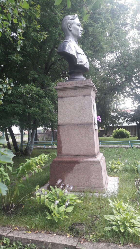 Monumento, memorial Бюст дважды Героя Советского Союза Г.Ф. Сивкова, , foto