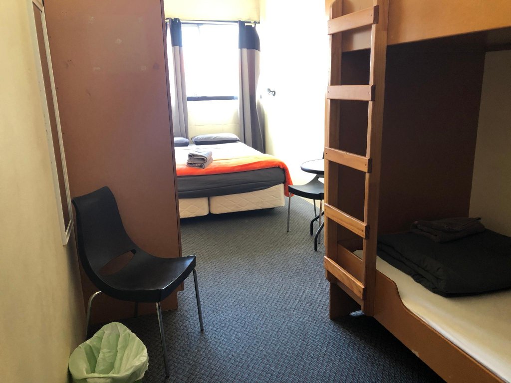 Фото Rock Solid Backpackers 