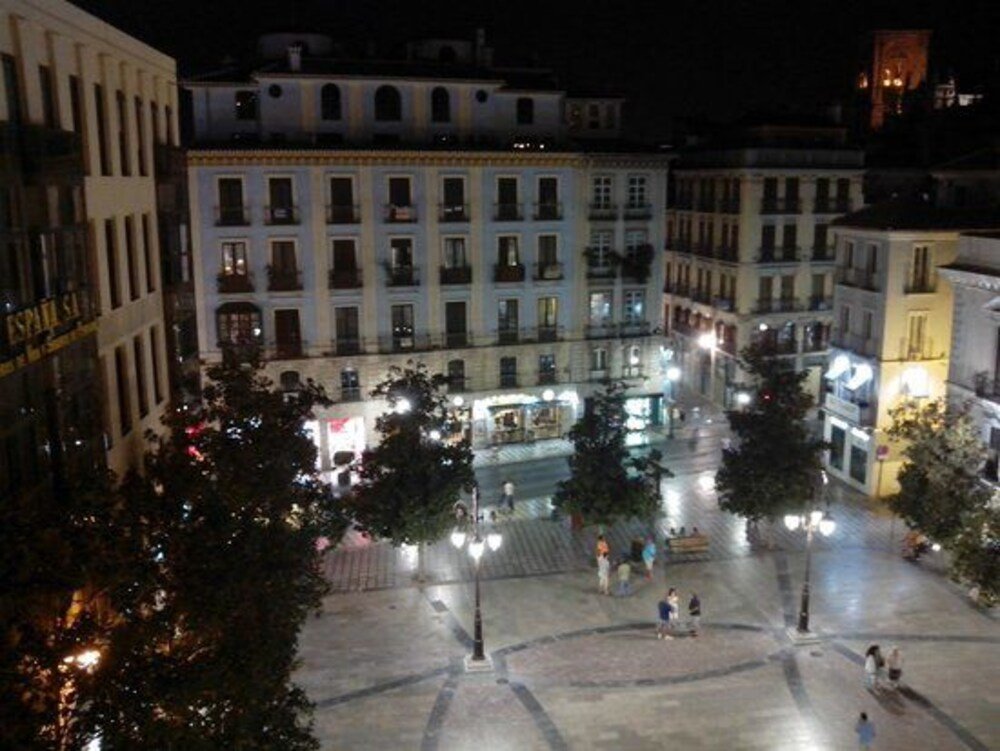 Фото Chezmoihomes Plaza Nueva Premium