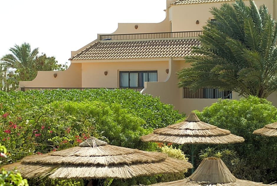 Фото Flamenco Beach and Resort