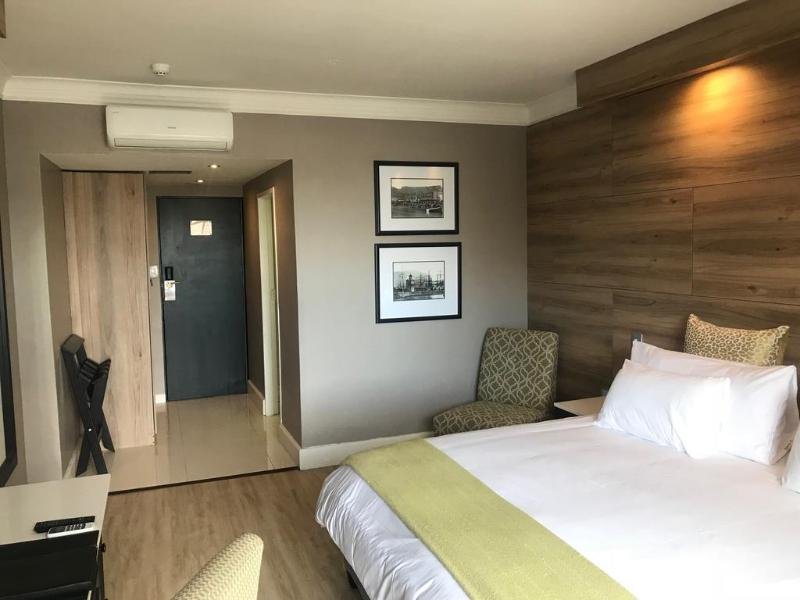 Фото Capetonian Hotel