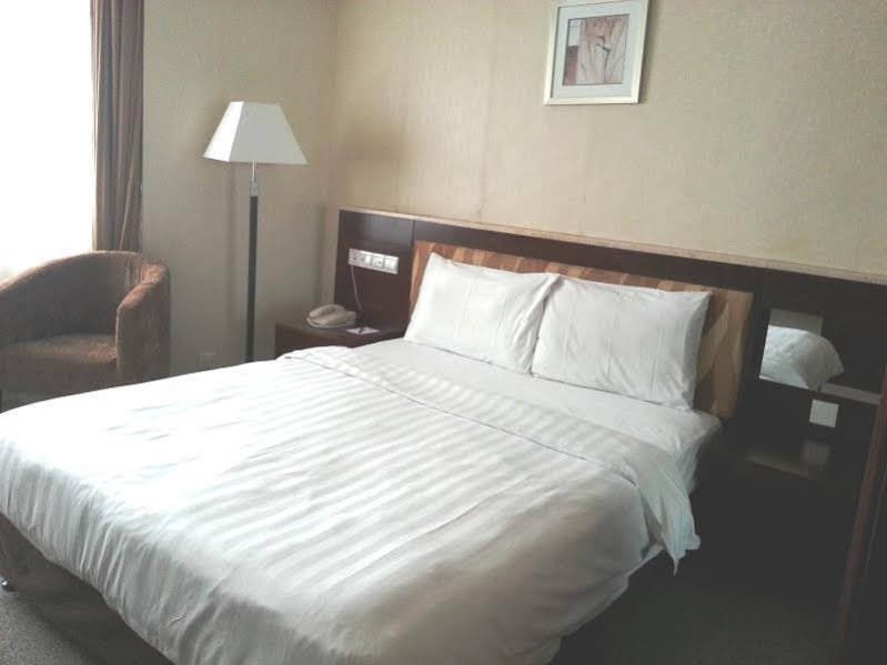 Фото Grand Dragon Hotel