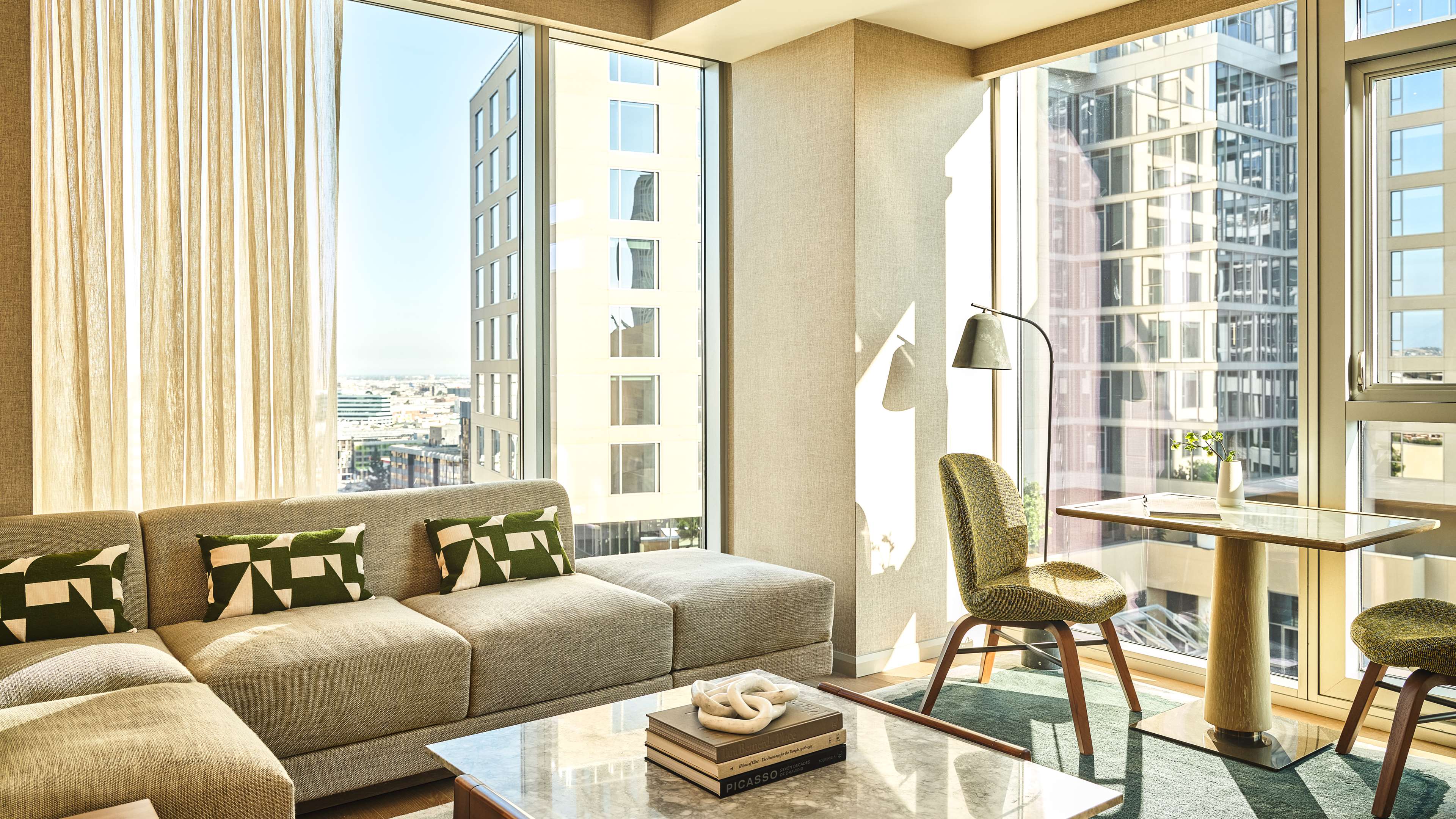 Фото Conrad Los Angeles