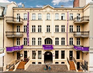 Blooms Boutique Hostel Inn & Apartments (Greater Poland Voivodeship, Poznań, ulica Kwiatowa, 2), hotel