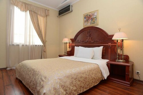 Внешний вид отеля Aeetes Palace в Кутаиси, фото 2