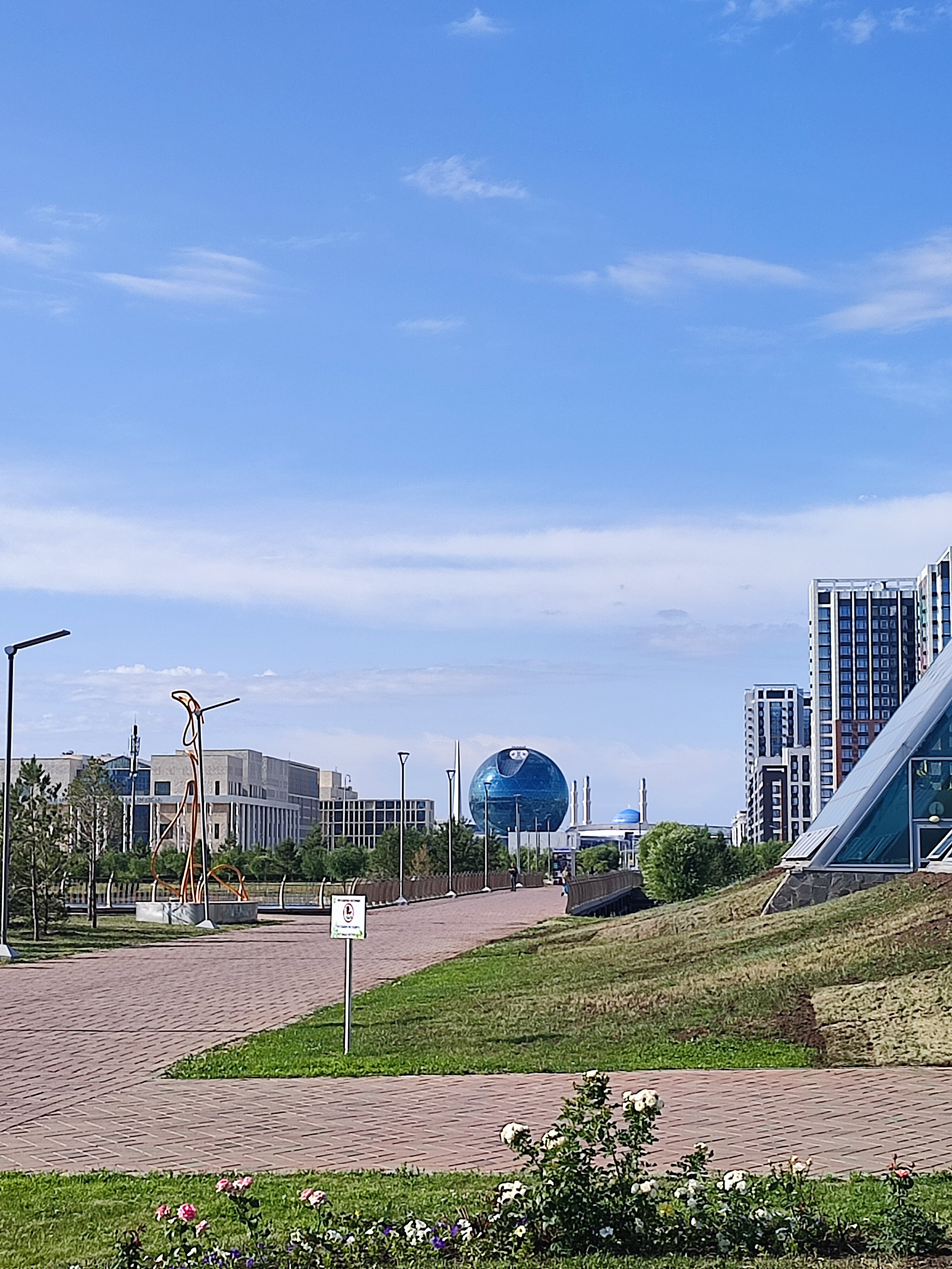 Фото Hampton by Hilton Astana Triumphal Arch