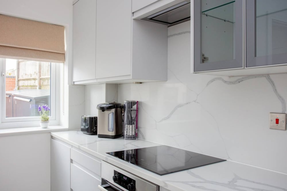 Фото Bright 1 Bedroom Apartment in West London