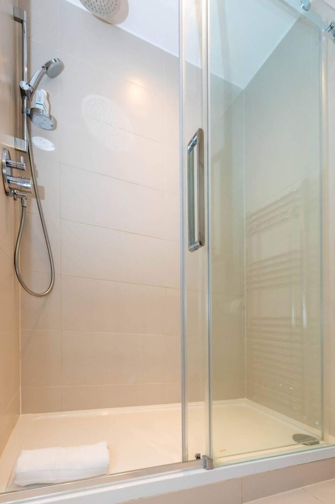 Фото Stylish & Luxurious 2 Bedroom Flat - Shoreditch