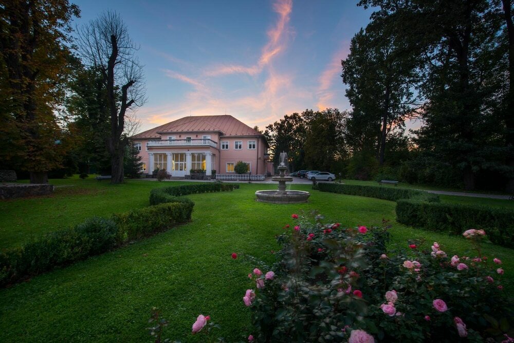 Фото Hotel Svätojánsky kaštieľ