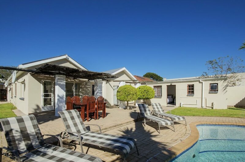 Гостиница Walmer Villiers Self Catering в Порт-Элизабет