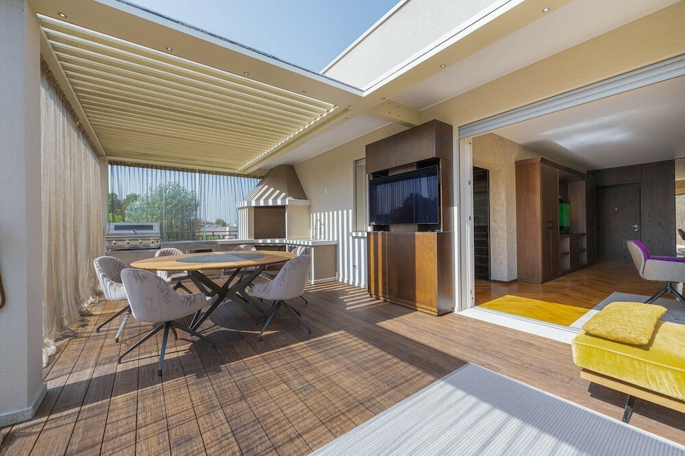 Фото Luxury Venice Penthouse