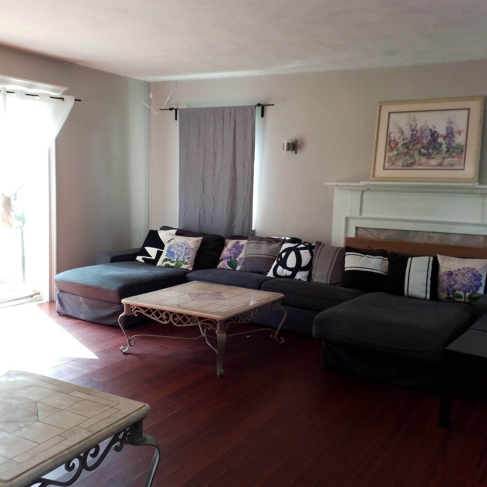 Фото Fairmount House