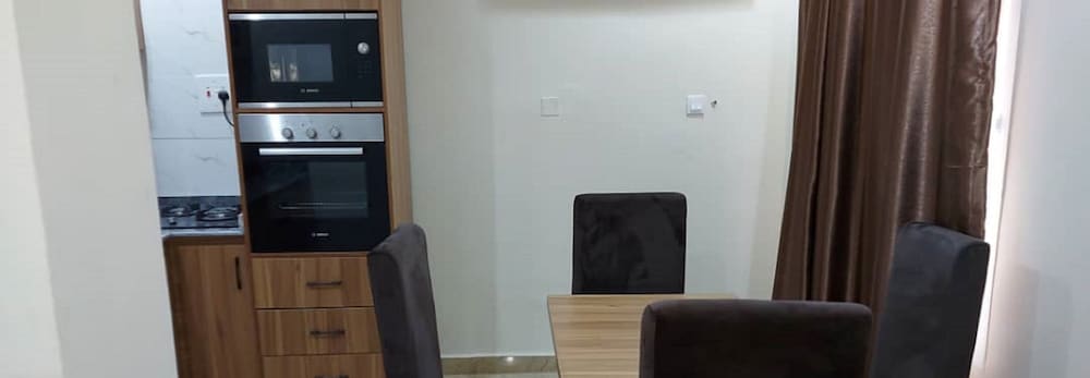 Фото Hassan Sunmonu Court