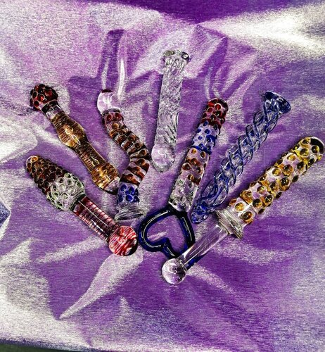 Олар оның жыныс мүшесін арқанмен байлады