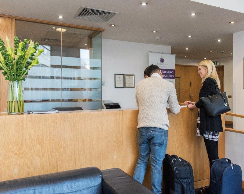 Фото Premier Suites Manchester