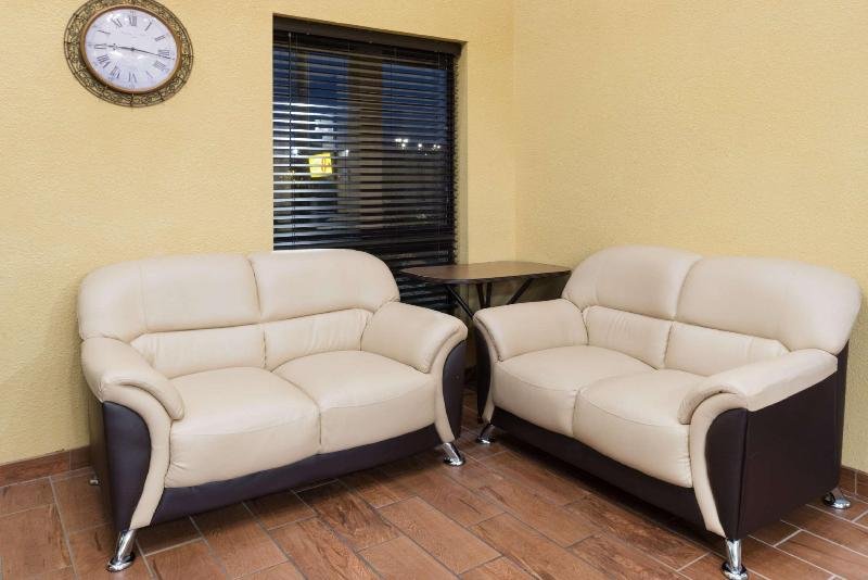 Фото Days Inn by Wyndham Warrensburg