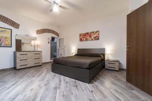 Фото House under the Towers