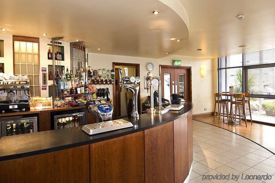 Фото Premier Inn Southampton Airport Hotel