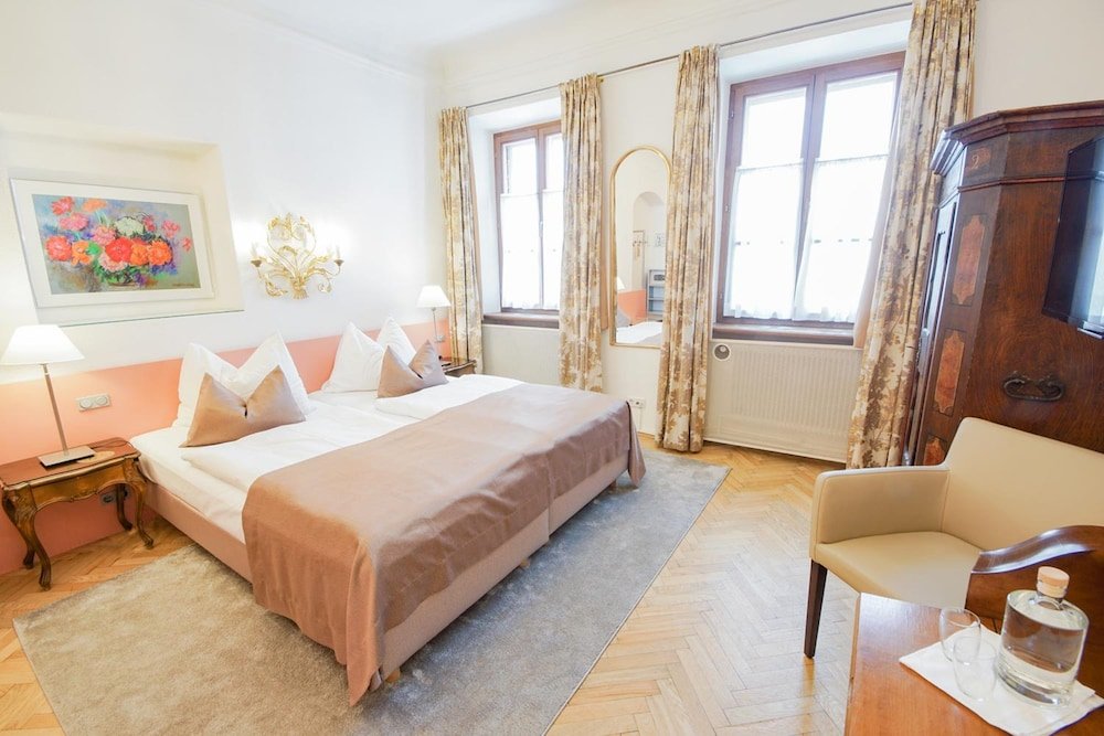 Фото Altstadt Hotel Wolf