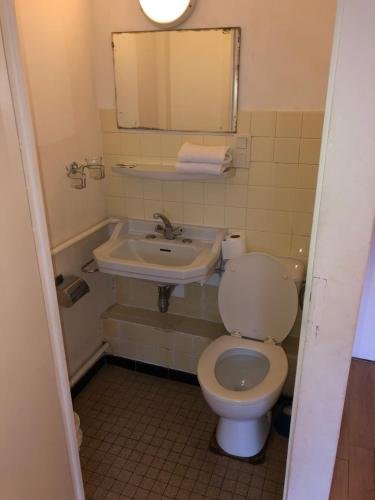 Фото Oskar Hotel