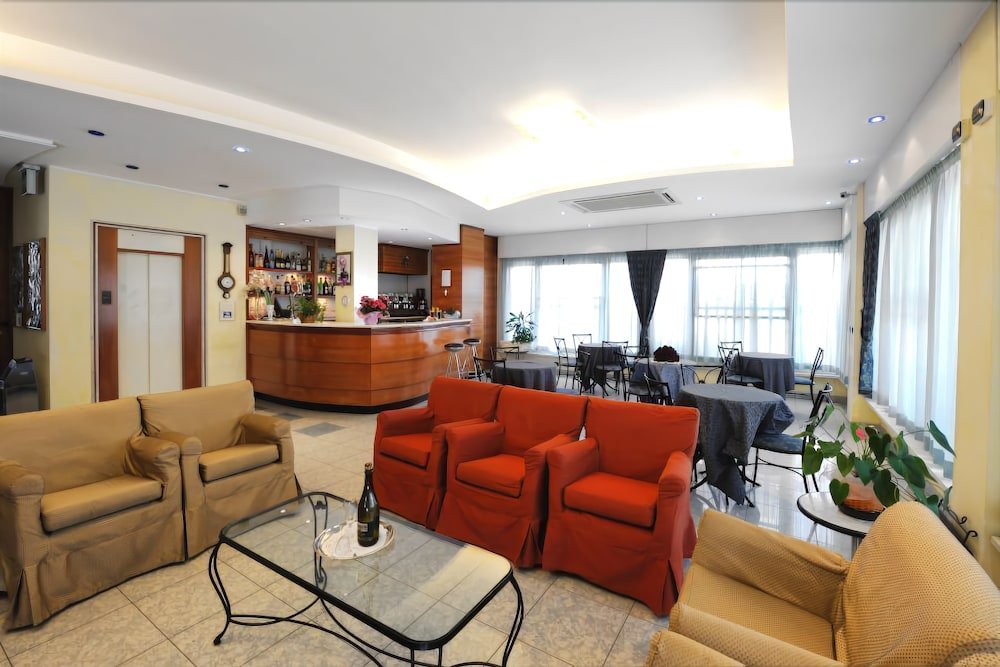 Фото Hotel Mirabel