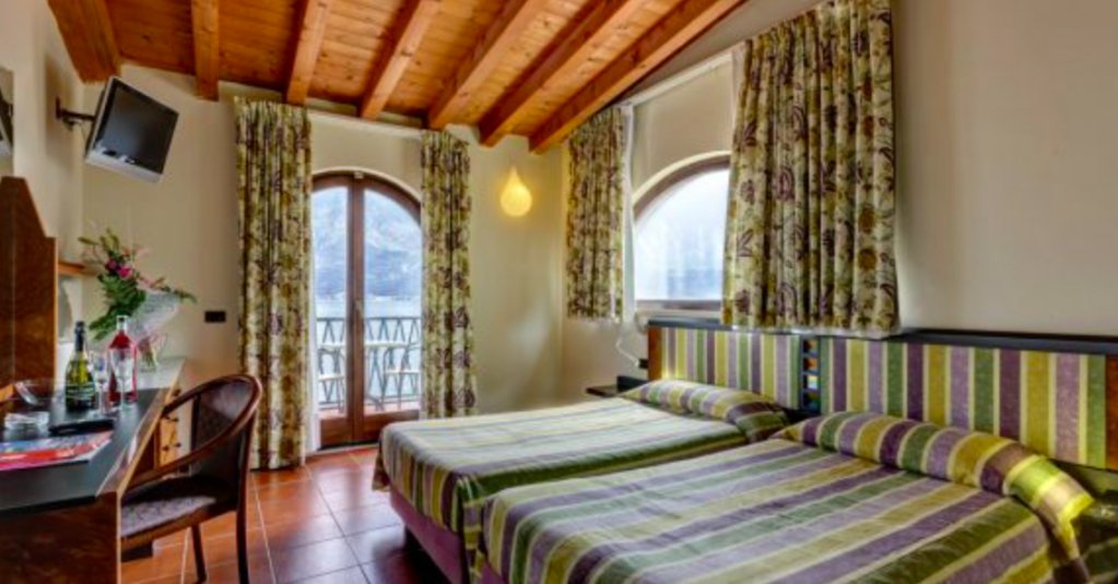 Фото отеля 2