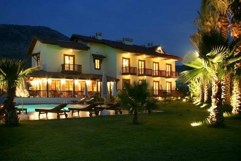Гостиница Efe Hotel Göcek в Гёджеке