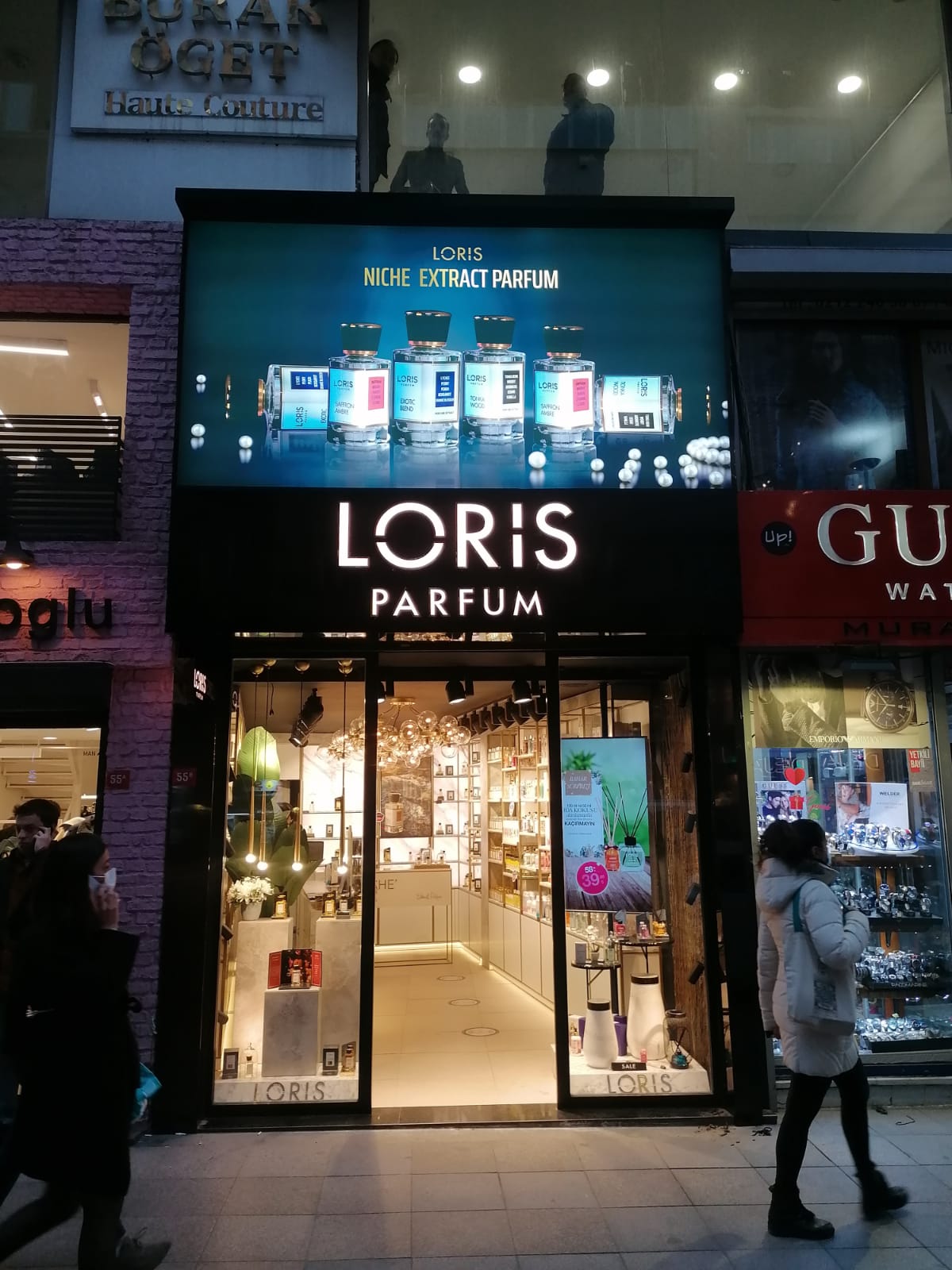 Loris Parf m perfume and cosmetics shop stanbul Ba c lar