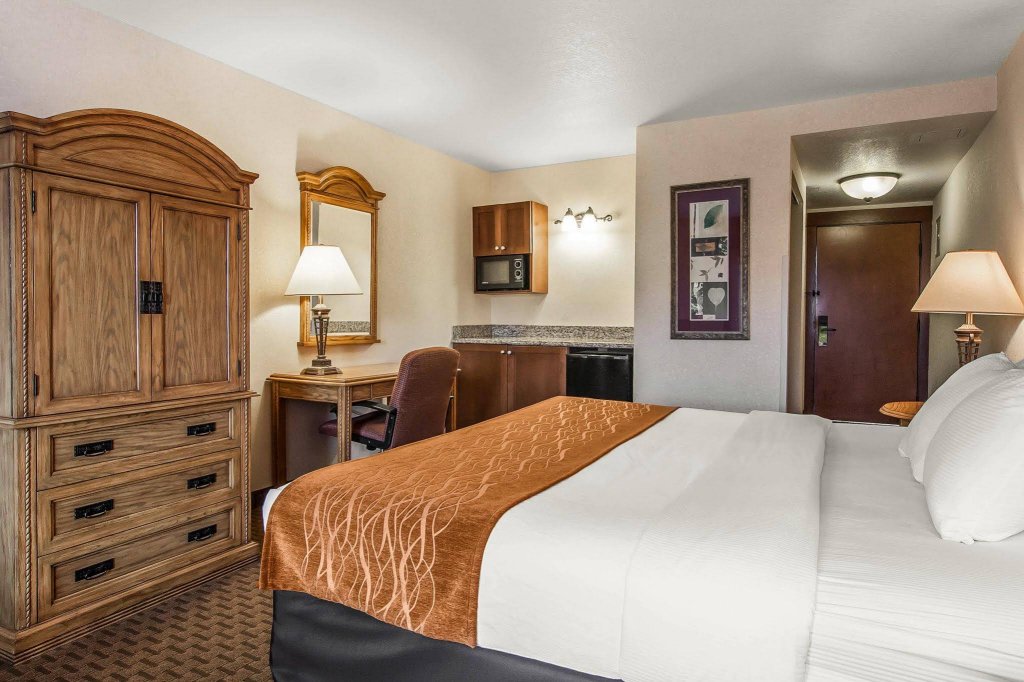 Фото Kathryn Riverfront Inn, Ascend Hotel Collection