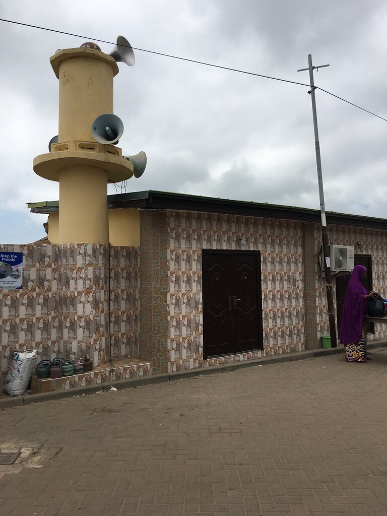 Mosque Mosque nima 411, Accra, photo