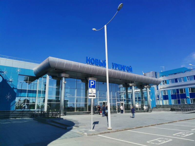 Айнадағы порно алдында минет