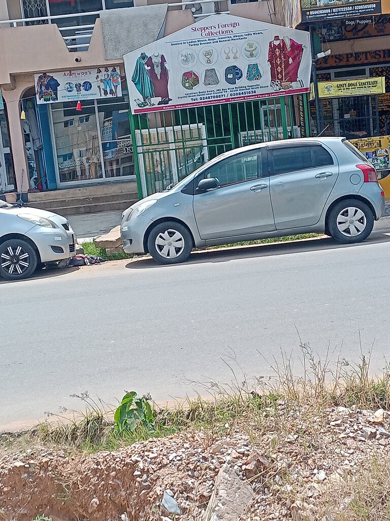 Clothing store Steppers foreign collections, Accra, photo