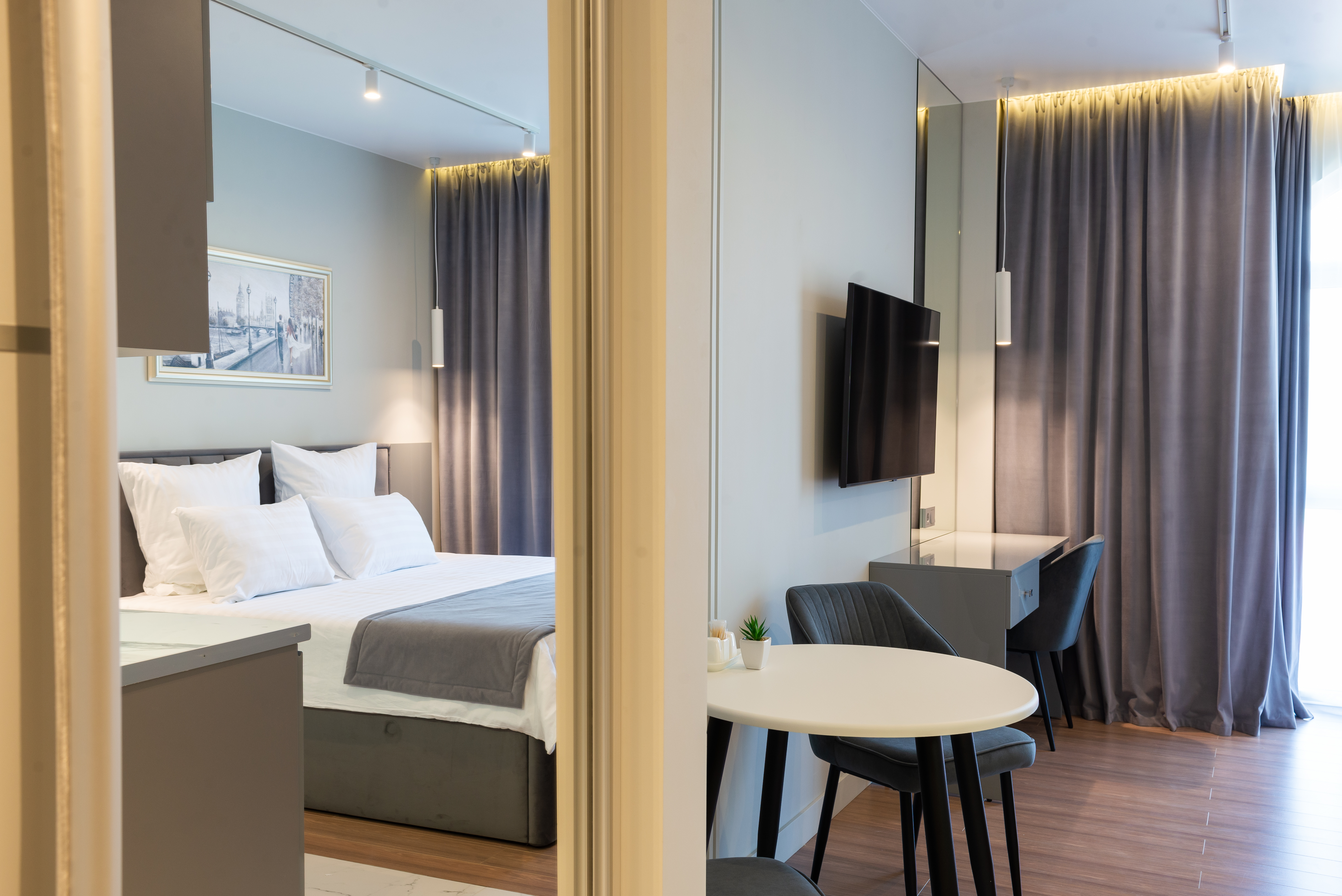 Фото The White Residence