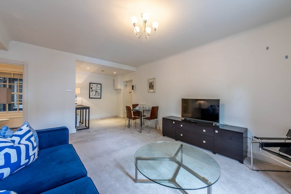 Фото Pelham Court Apartments