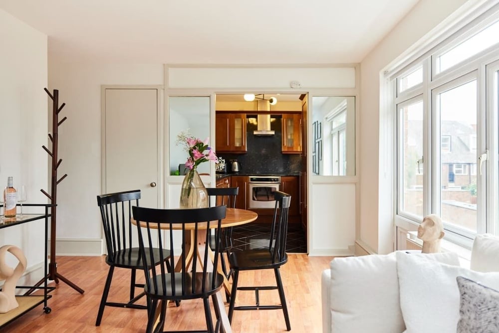 Фото The Kings Cross Secret - Elegant 1bdr Flat