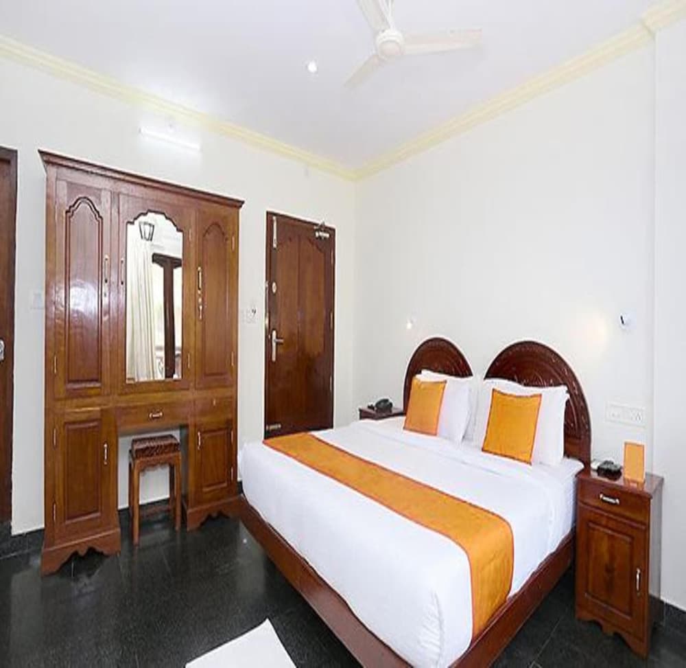 Фото Fabhotel Wateredge Beach Resort