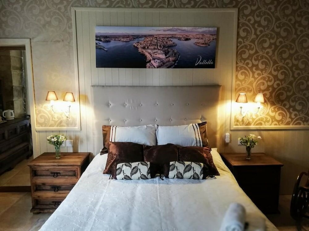 Фото Village Knights B&b